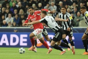 九游官网入口 -里程碑夜！本菲卡外线爆发，德甲转会期刷纪录，更衣室稳定，资深球员宣示担当的简单介绍