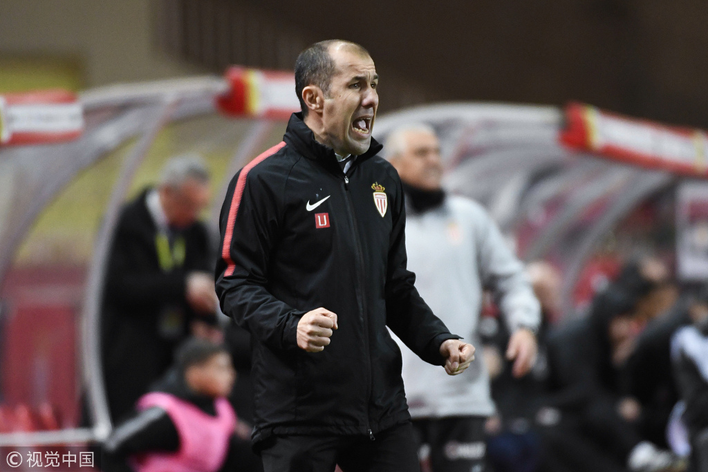 窗口期法甲焦点战;法兰克福调整名单;态度坚定;控场能力受关注 窗口期法甲焦点战;法兰克福调整名单;态度坚定;控场能力受关注