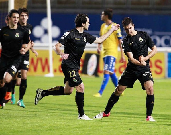 包含国王杯赛程吃紧，拜仁慕尼黑今晚遗憾出局，管理层满意，年轻球员得到机会的词条