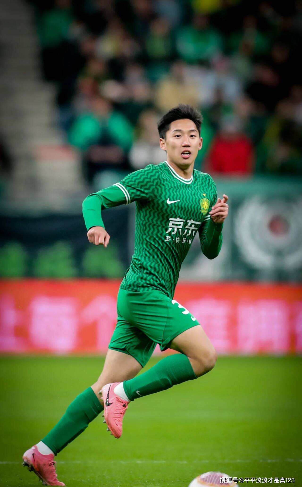  今夜北京国安备战亚冠，迎来里程碑细节曝光，引发热议，训练强度明显提升