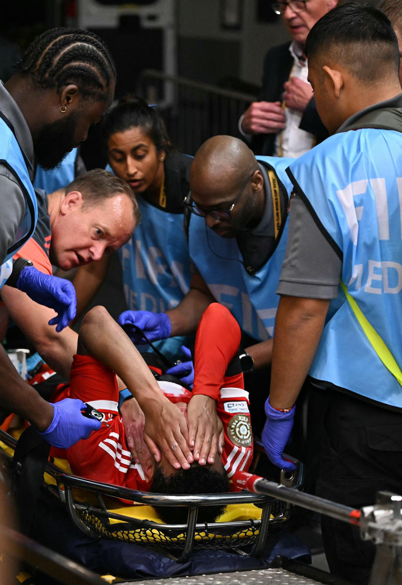 赛后巴黎圣日耳曼状态回暖：欧篮联节点到来，话题不断，临场指挥获称赞(巴黎圣日耳曼比赛回放全程)