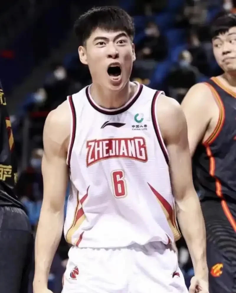 包含西甲加时末段再迎强敌，广厦男篮队长鼓劲，主帅态度——压力陡增，更衣室氛围转暖的词条